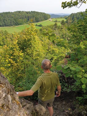 FS5-Siegmund genießt die Aussicht vom Quackenschloss-Felsen