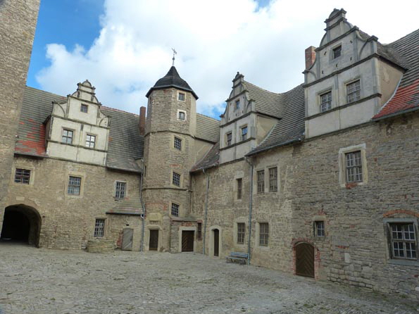 Saale-11 Schloss Plötzkau